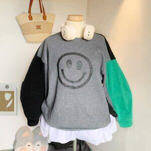 Colorblock Smiley Face Graphic Sweatshirt Grey
